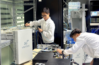 Lần đầu thiết bị viễn thông do Việt Nam sản xuất chinh phục 