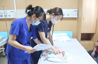 Phú Thọ: Điều trị thành công bé sinh non tuần thứ 27, nặng 1kg