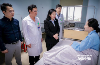 Cộng đồng mạng tri ân các điều dưỡng liều mình cứu bệnh nhi khỏi kẻ truy sát