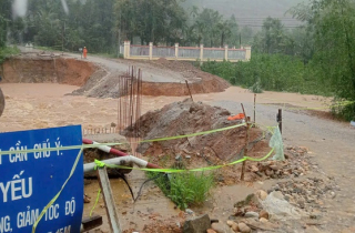 Mưa lớn trên diện rộng tại Đà Nẵng, các hồ thủy điện bắt đầu xả nước