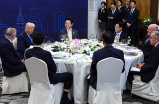 Ông Trump công bố đột phá thương mại với Hàn Quốc trong chuyến công du châu Á