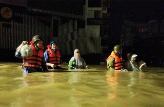 Đợt mưa rất lớn ở miền Trung kéo dài đến khi nào?