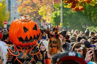 Tại sao có lễ hội hoá trang dịp Halloween?
