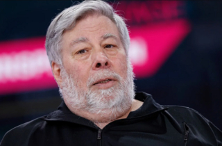 Hơn 850 nhân vật có tầm ảnh hưởng kêu gọi cấm phát triển 'siêu trí tuệ' AI