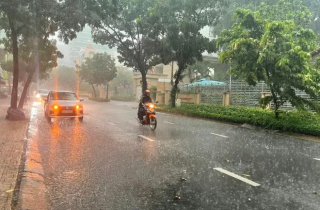 Đêm nay, không khí lạnh tràn xuống, Bắc bộ chuyển lạnh và mưa kéo dài