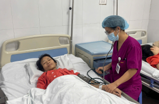 Phẫu thuật thành công khối u xơ tử cung khổng lồ gần 10kg