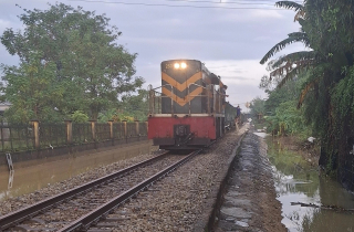 Đã thông tuyến đường sắt Bắc - Nam qua Huế