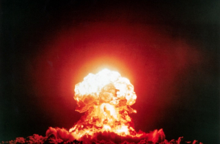 Lệnh nối lại thử nghiệm vũ khí hạt nhân ngay lập tức, ông Trump gây chấn động