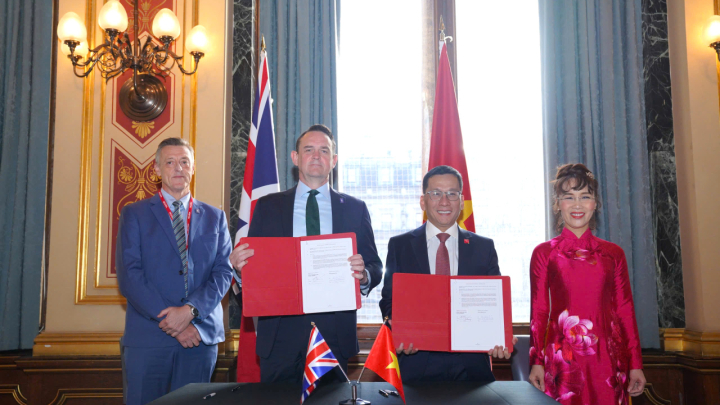 Vietjet và Rolls-Royce ký hợp đồng động cơ Trent 7000 trị giá 3,8 tỷ USD