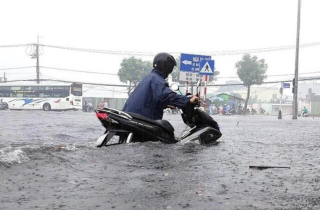 Dự báo thời tiết 1/11: Miền Trung mưa lớn, không khí lạnh liên tục tăng cường