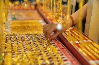 Giá vàng hôm nay 1/11: Không biến động