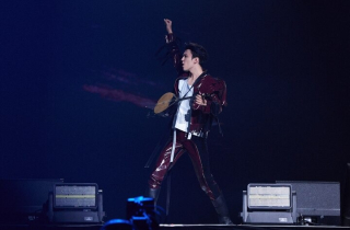 Dimash Kudaibergen: Tại sao cả thế giới 'phát cuồng' trước một giọng hát?