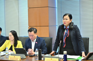 Hợp đồng bảo hiểm dài mấy chục trang, ngay cả người làm luật cũng thấy khó hiểu