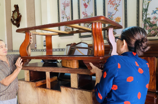 Lũ lịch sử để lại mớ ngổn ngang, dân chưa dọn xong đã kê đồ tránh trận lũ mới