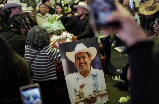 Thị trưởng ở Mexico bị bắn chết giữa lễ hội 'Ngày của Người chết'