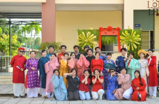 Đám cưới giữa sân trường gây 'sốt', sự thật đằng sau nhiều người ngỡ ngàng