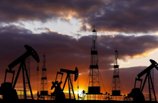 Giá xăng dầu hôm nay 5/11: Tiếp đà giảm