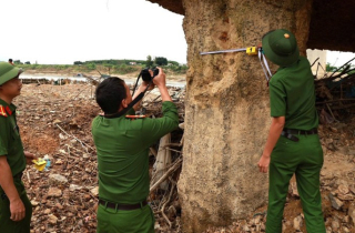 Công an tỉnh Phú Thọ vào cuộc xác minh sự cố hư hỏng cầu Sông Lô