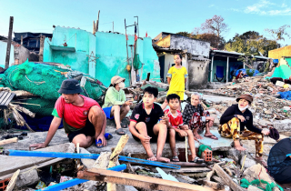 Bão Kalmaegi ‘nuốt’ làng ven biển Gia Lai: Sau một đêm, không còn nhà để về