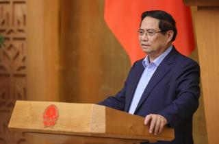 Thủ tướng: Đề xuất tăng lương ngay từ đầu năm 2026