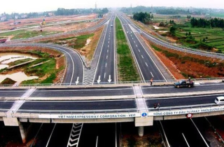 Giải ngân đầu tư công mới đạt 51,7% kế hoạch, chậm do đâu?