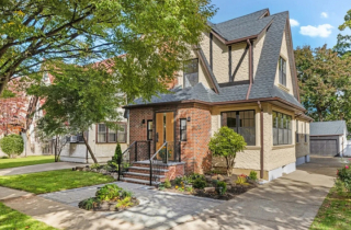 Rao bán căn nhà thời thơ ấu của Tổng thống Donald Trump với giá khó tin