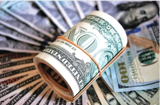 Giá USD trên thị trường tự do giảm mạnh 200 đồng/USD