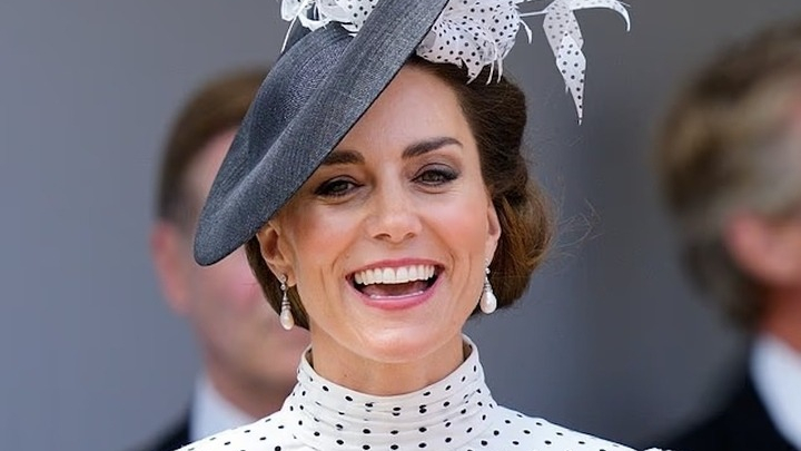 'Nữ hoàng nghi thức' mách 39 quy tắc để trở thành quý cô thanh lịch