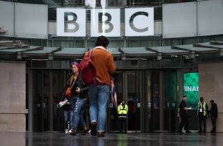 Tổng thống Mỹ đe dọa kiện BBC tới 1 tỷ USD vì lỗi biên tập