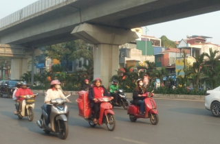 Bắc Bộ hửng nắng, có mưa vài nơi