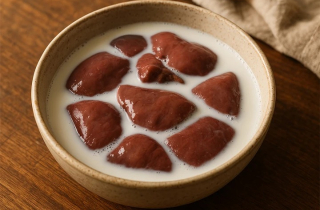 Vì sao làm pate phải ngâm gan với sữa?