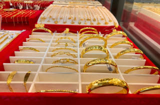 Sáng 12-11, giá vàng “đóng băng” tại mốc 152 triệu đồng/lượng