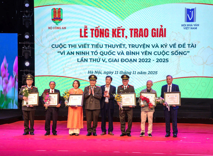 photo-library-20251111183419-e22