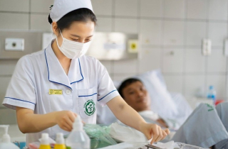 Hơn 600 cán bộ y tế tình nguyện đăng ký về Bệnh viện Bạch Mai cơ sở 2 làm việc