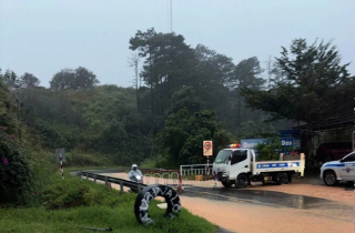 Hơn 10 điểm sạt lở nguy hiểm tại đèo Ngoạn Mục, Lâm Đồng cấm phương tiện qua lại