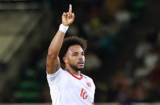 Xuân Son ghi bàn, tuyển Việt Nam chật vật thắng Lào