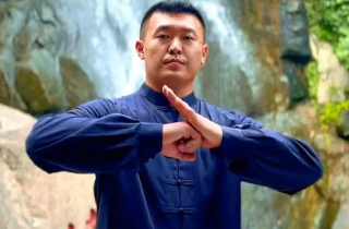 Võ sĩ Kazakhstan thách thức võ lâm Trung Quốc, dân mạng đòi cao thủ ứng chiến