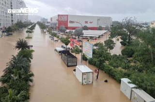 Chuyên gia chỉ rõ nguyên nhân gây mưa lũ lịch sử, ngập lụt tứ bề ở miền Trung