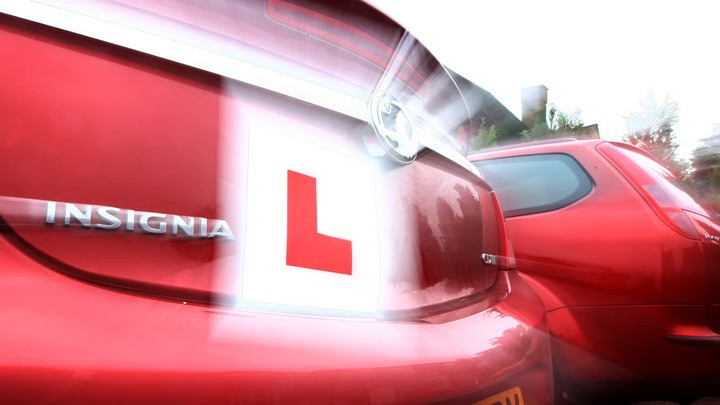 Tốn hơn trăm triệu đồng, thi lý thuyết lái ô tô 128 lần… vẫn trượt