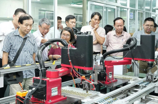 Định hình mô hình sản xuất thông minh