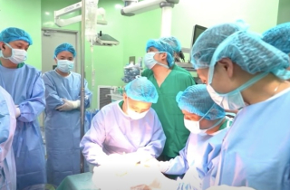 Bé gái teo đường mật được cứu sống nhờ ghép gan từ người cho chết não