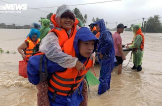 'Thương lắm miền Trung ơi' nghe nhiều quá rồi, chung tay giúp đỡ thực sự thôi!
