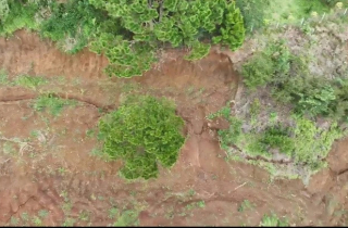 Xuất hiện vết nứt dài hơn 300m, hàng chục hộ dân Lâm Đồng di dời khẩn cấp