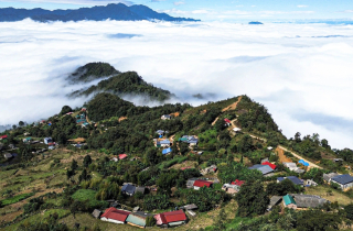 Y Tý vào mùa mây đẹp nhất, thôn Ngải Thầu Thượng hóa biển trắng cuộn trào