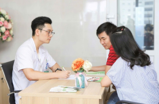 Nhiều nguy cơ từ... chữa bệnh bằng AI