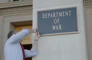 Mỹ tốn hàng tỷ USD chỉ vì đổi tên Bộ Quốc phòng thành Bộ Chiến tranh