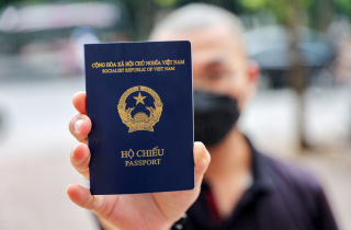 Sẽ ngừng giao dịch với khách hàng sử dụng hộ chiếu