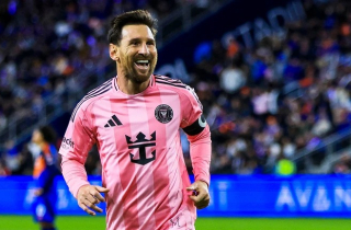 Messi ghi bàn cực hiếm, tạo cột mốc chưa từng có