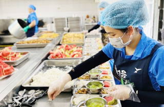 Hà Nội siết quản lý bữa ăn bán trú, xử lý nghiêm vi phạm an toàn thực phẩm