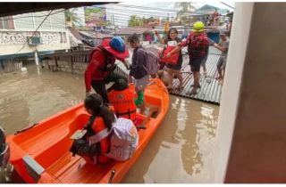 Bão số 15 Koto hoành hành, đe dọa gần 8.000 trường học ở Philippines